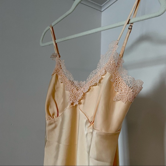 Gorgeous Two Piece Nightie Robe Set | EUC Size Large - Picture 4 of 14